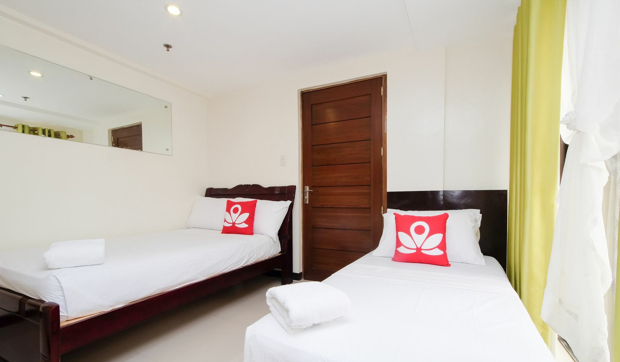 Zen Rooms Time Travellers Makati Makati City Kültér fotó